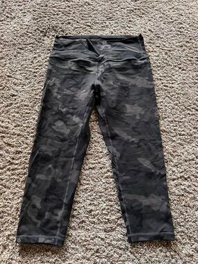 Zyia High Waist Dark Gray Camo Capri Leggings